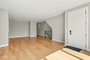 2448 W Diversey Ave, Chicago, IL 60647 - Photo 11