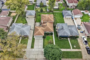 2073 Westview Dr, Des Plaines, IL 60018 - Photo 29