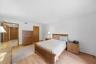 8350 W Addison St, Chicago, IL 60634 - Photo 9