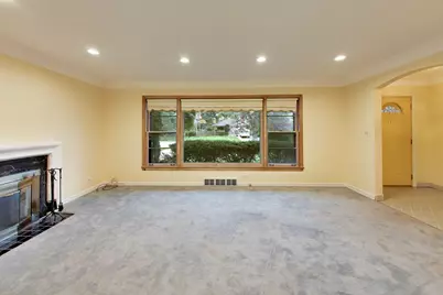 5858 N Louise Avenue, Chicago, IL 60646 - Photo 5