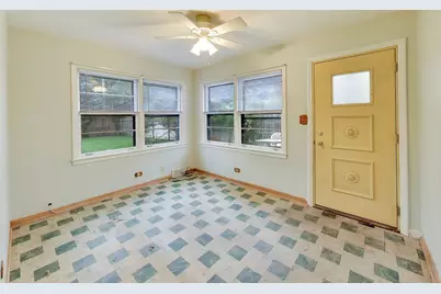 5858 N Louise Avenue, Chicago, IL 60646 - Photo 13