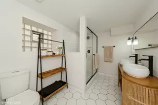 5003 N Hamlin Ave, Chicago, IL 60625 - Photo 11