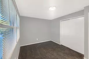1733 Revere St, Freeport, IL 61032 - Photo 9
