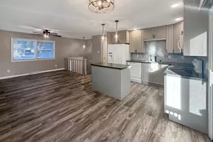 1733 Revere St, Freeport, IL 61032 - Photo 7