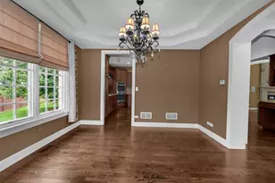 9023 Park Hill Ct, Hickory Hills, IL 60457 - Photo 11