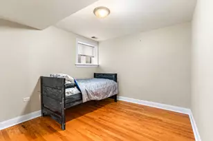 2319 W Rosemont Ave, Chicago, IL 60645 - Photo 9