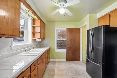 9739 S Woodlawn Avenue, Chicago, IL 60628 - Photo 7