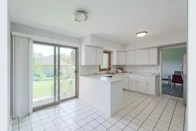 1601 N Rosetree Lane, Mount Prospect, IL 60056 - Photo 15