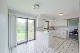 1601 N Rosetree Ln, Mount Prospect, IL 60056 - Photo 15