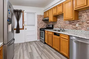 7019 N Ridge Blvd, Chicago, IL 60645 - Photo 7