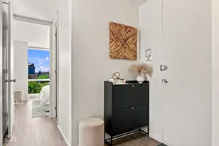 340 W Diversey Pkwy, Chicago, IL 60657 - Photo 3