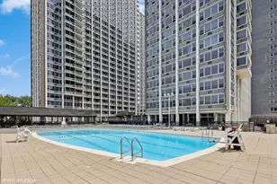 4250 N Marine Dr, Chicago, IL 60613 - Photo 11