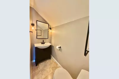 320 E Elm Street, Sycamore, IL 60178 - Photo 17