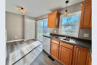 320 E Elm Street, Sycamore, IL 60178 - Photo 11
