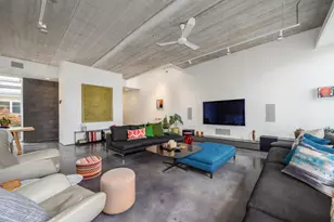 2041 W Roscoe St, Chicago, IL 60618 - Photo 3