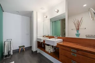 2041 W Roscoe St, Chicago, IL 60618 - Photo 21