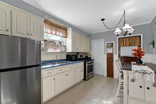 9550 S California Ave, Evergreen Park, IL 60805 - Photo 5