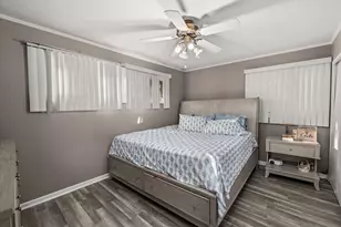 328 Blackhawk Dr, Park Forest, IL 60466 - Photo 7