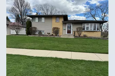 801 E Greenwood Drive, Mount Prospect, IL 60056 - Photo 3