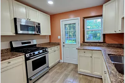 170 Hilldale Lane, Port Barrington, IL 60010 - Photo 5