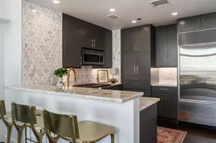 21 E Huron St, Chicago, IL 60611 - Photo 11