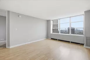 655 W Irving Park Rd, Chicago, IL 60613 - Photo 9