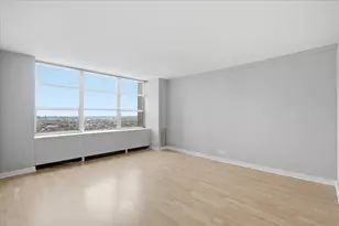 655 W Irving Park Rd, Chicago, IL 60613 - Photo 11