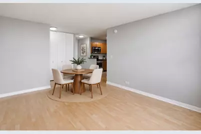 655 W Irving Park Road #4011, Chicago, IL 60613 - Photo 5