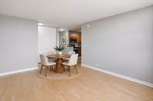 655 W Irving Park Rd, Chicago, IL 60613 - Photo 5