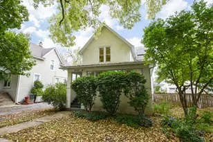 810 Belleforte Ave, Oak Park, IL 60302 - Photo 1