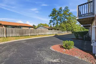 1060 Kufrin Way, Lombard, IL 60148 - Photo 27
