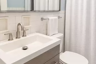 3950 N Lake Shore Dr, Chicago, IL 60613 - Photo 11