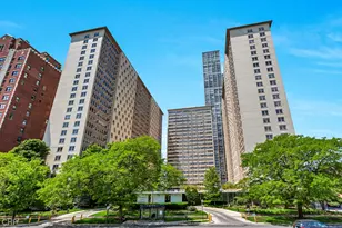 3950 N Lake Shore Dr, Chicago, IL 60613 - Photo 1