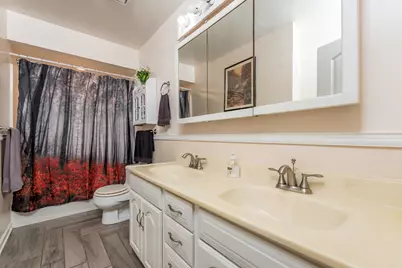 19 E Washington Street, Round Lake Park, IL 60073 - Photo 11