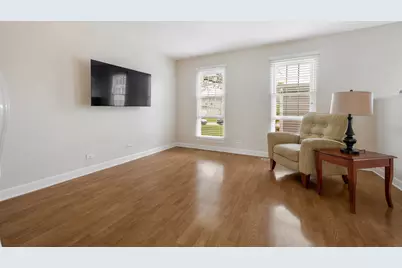 1392 Carriage Way, Roselle, IL 60172 - Photo 7