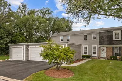 1392 Carriage Way, Roselle, IL 60172 - Photo 3