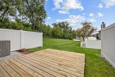 1392 Carriage Way, Roselle, IL 60172 - Photo 25