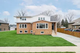 8110 Lockwood Ave, Burbank, IL 60459 - Photo 1
