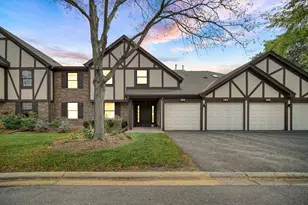 193 Raleigh Ct, Wood Dale, IL 60191 - Photo 1