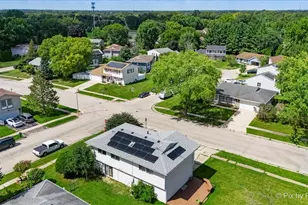 401 Longford Dr, Elgin, IL 60120 - Photo 39