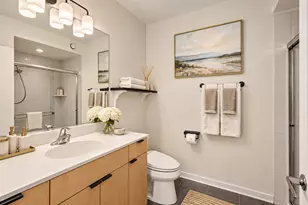807 Davis St, Evanston, IL 60201 - Photo 7