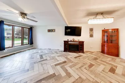 63 Lockman Circle, Elgin, IL 60123 - Photo 5