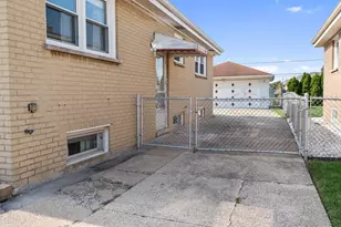 4824 N Ozark Ave, Norridge, IL 60706 - Photo 33