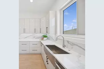 967 E 62nd Street #2, Chicago, IL 60637 - Photo 5