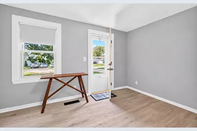 326 S Walnut Street, Sycamore, IL 60178 - Photo 5