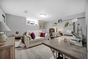 9831 S Prairie Ave, Chicago, IL 60628 - Photo 19
