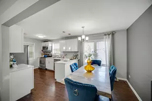 9831 S Prairie Ave, Chicago, IL 60628 - Photo 11
