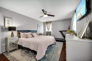 9831 S Prairie Ave, Chicago, IL 60628 - Photo 17
