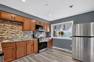 2752 Tennyson Pl, Hazel Crest, IL 60429 - Photo 11