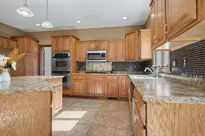 2214 Bella Fiore Lane, Pontiac, IL 61764 - Photo 17